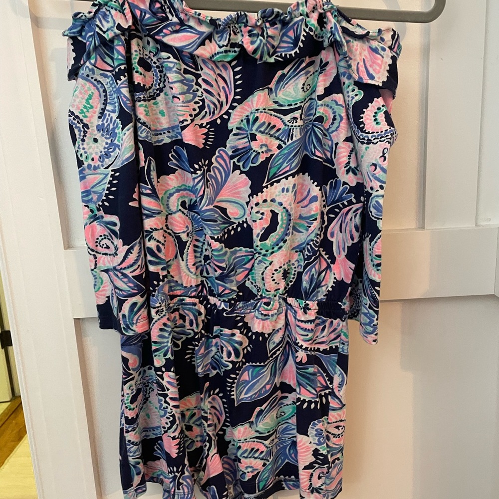 Girls Lilly Pulitzer Romper w/ 3/4 sleeves. Size XL (12-14) in Navy/Pink print.